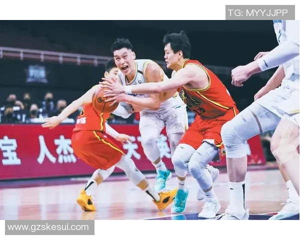 CBA激战四川队迎战首钢队双方争夺季后赛名额的关键之战